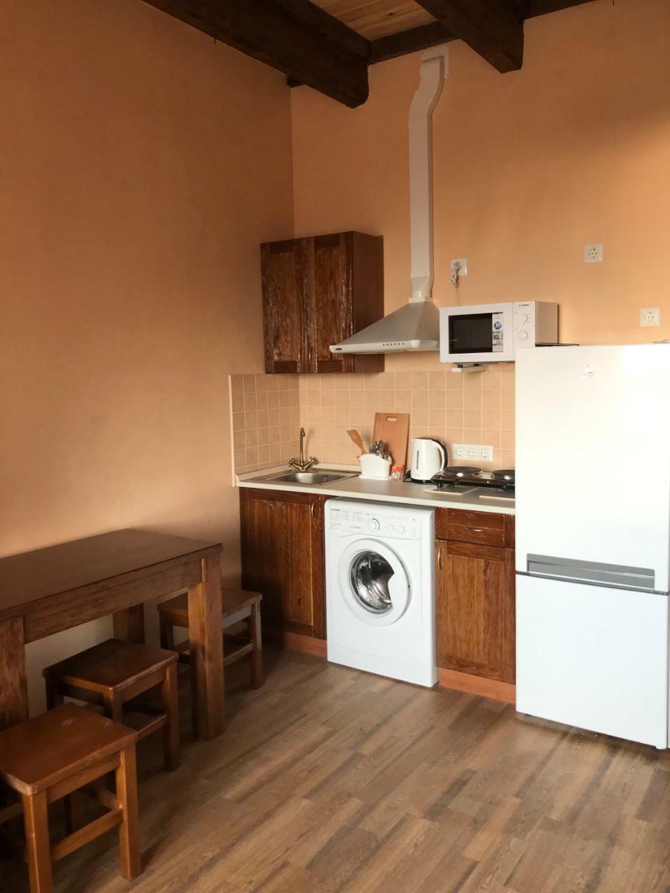 Two-Floor Apartments And Studio 2-Х Этажные Апартаменты И Студия В Самом Центре Kharkov Ngoại thất bức ảnh